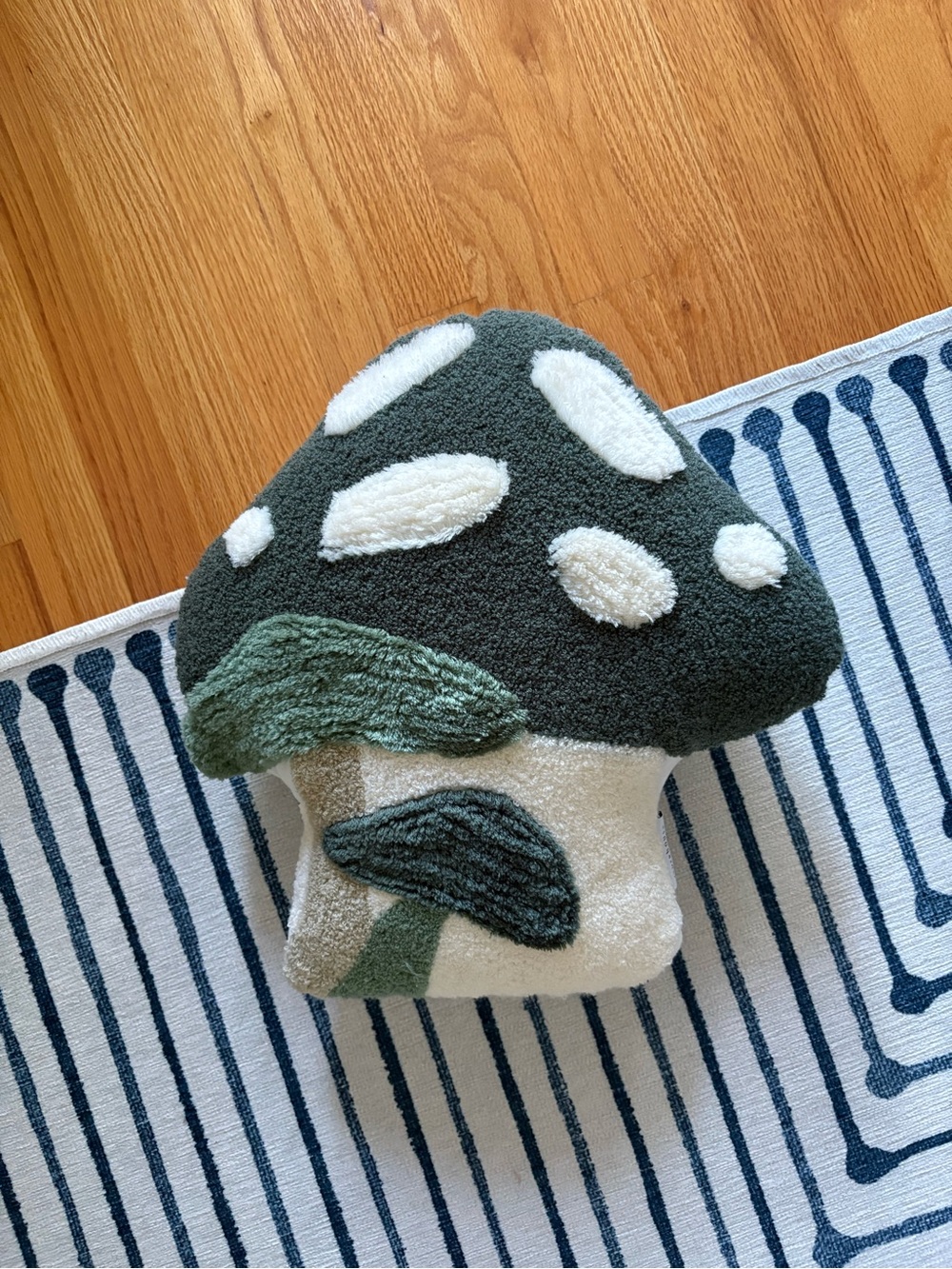 Plush Mushroom Accent Bath Pillow - Green & Ivory